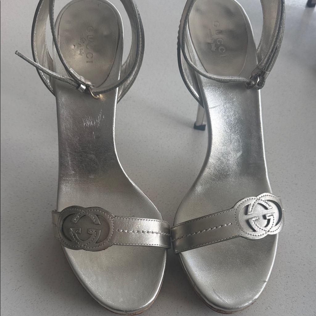 Gucci Silver Metallic Leather Open-Toe Heels With Interlocking G